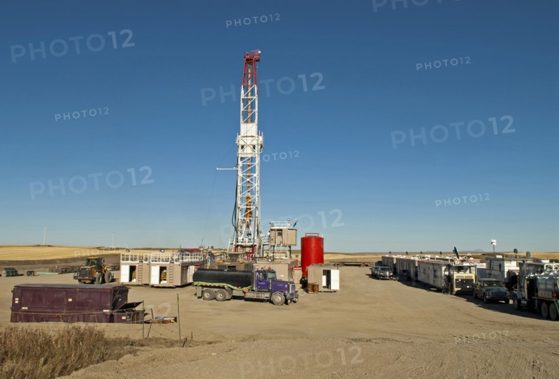 Canada, Alberta, Del Bonita, Fracking for oils and gas on the edge of the Baaken play.