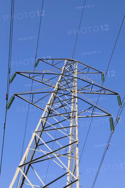 Environment, Power, Electricity, Pylons in the Hampshire countryside, England. 
Photo Bennett Dean