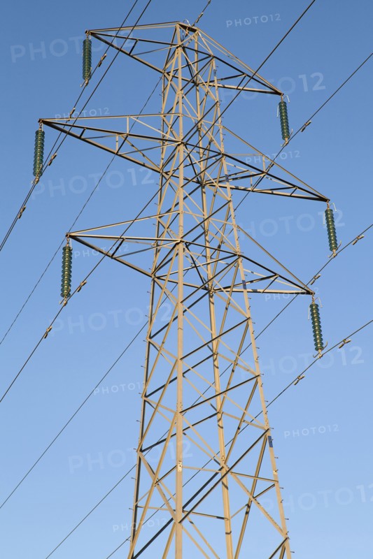 Environment, Power, Electricity, Pylons in the Hampshire countryside, England. 
Photo Bennett Dean