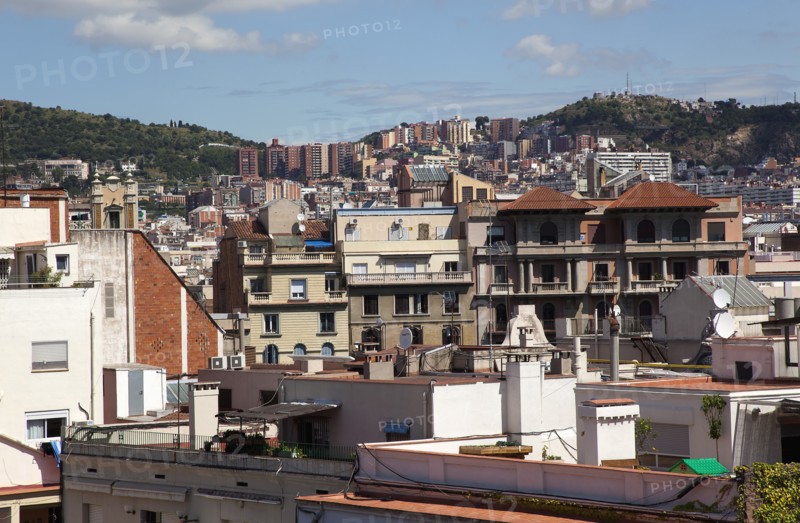 Spain, Catalonia, Barcelona, Spain, Catalonia, Barcelona, Example, view over residential apartment buildings. . 
Photo Stephen Rafferty