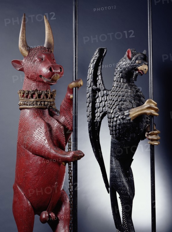 Taureau et gryphon héraldiques