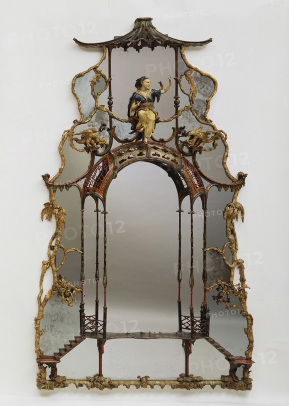 Miroir ouvragé sur pied