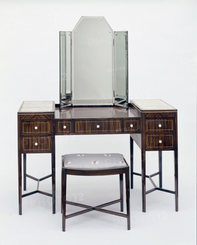 Johnson, Coiffeuse et miroir