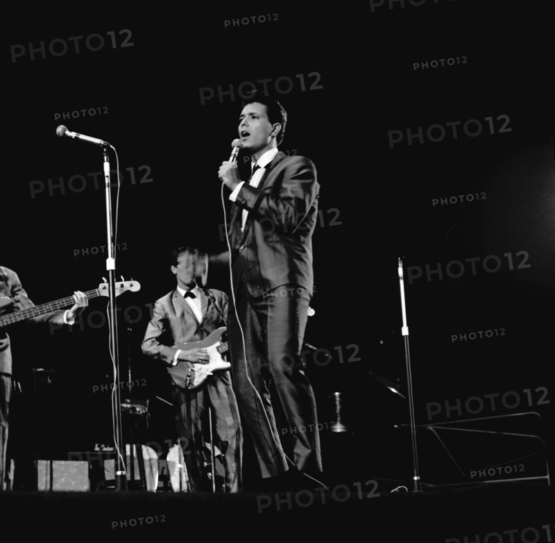 Cliff Richard lors d'un concert en 1961