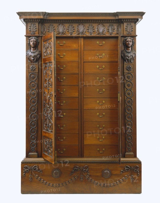 Adam, Armoire