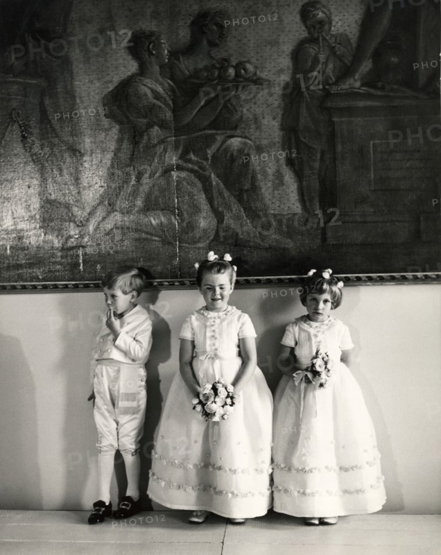 Beaton, Trois demoiselles d'honneur du mariage du Duc de Kent et de Katharine Worsley