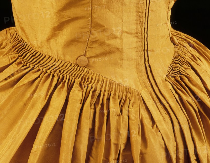 Robe à la polonaise (détail), Angleterre