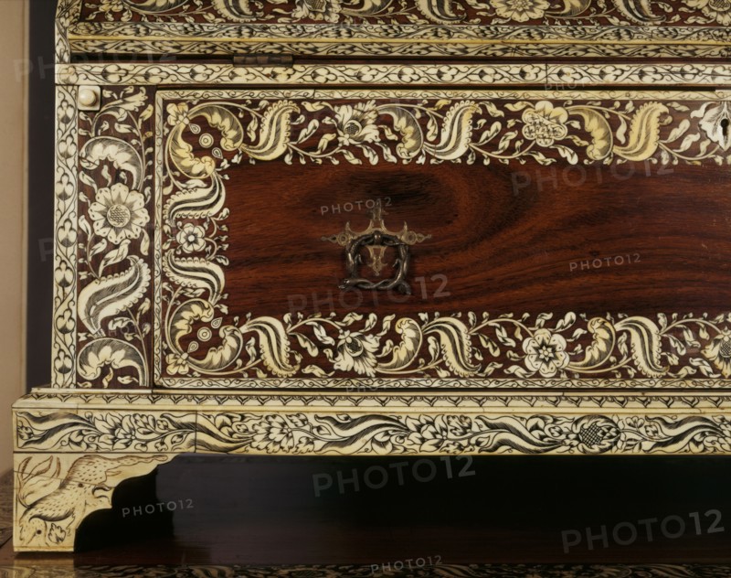 Petite commode, Inde