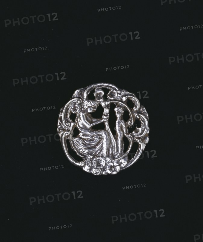 Button, by William Comyns & Sons. London, England, early 20th century