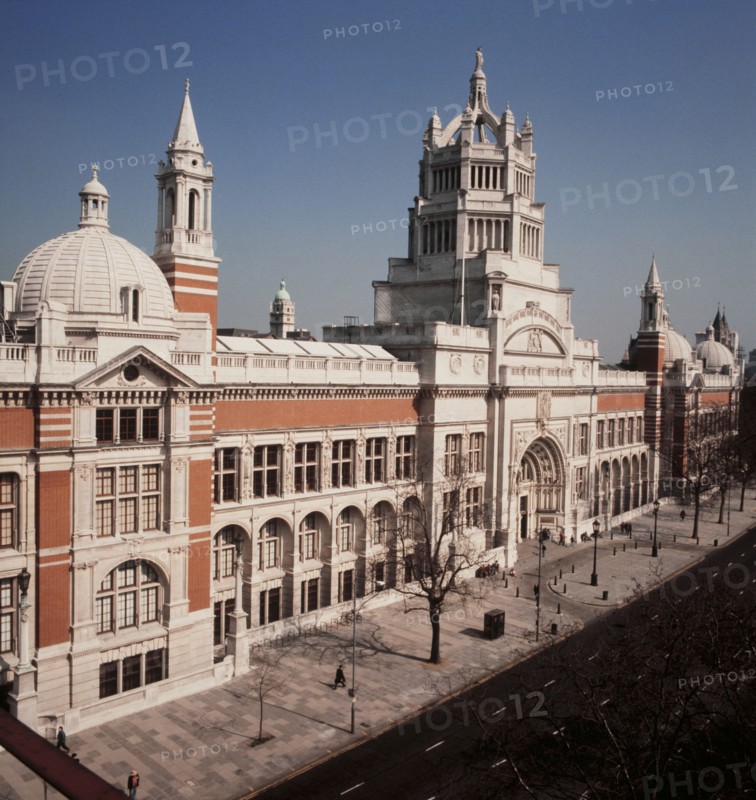 V&A Museum, Cromwell Road faþade. London, England, 1980`s