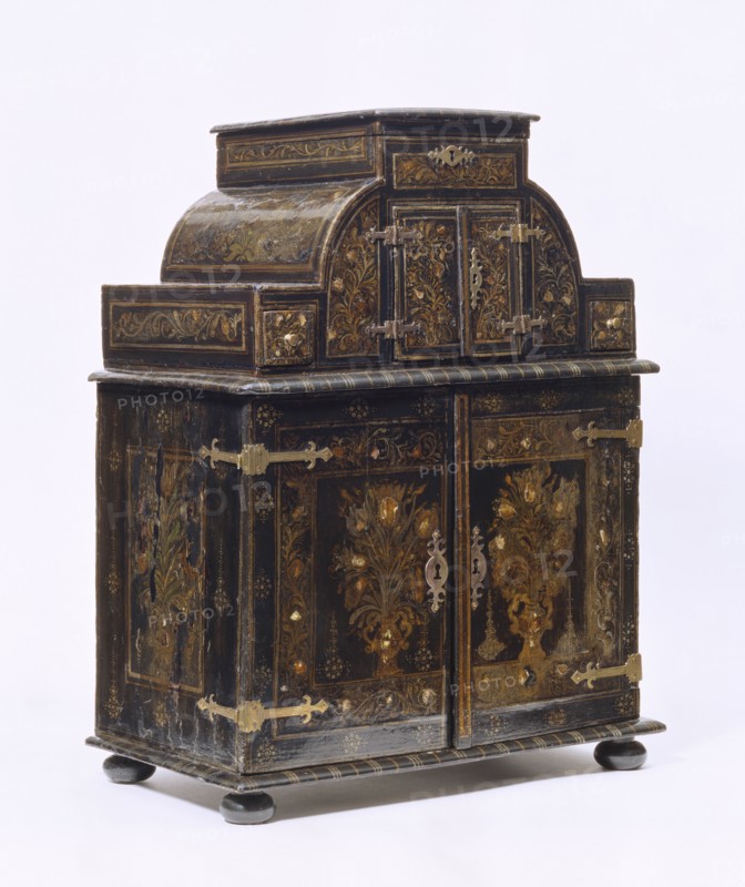 Cabinet. London, England, early 17th century