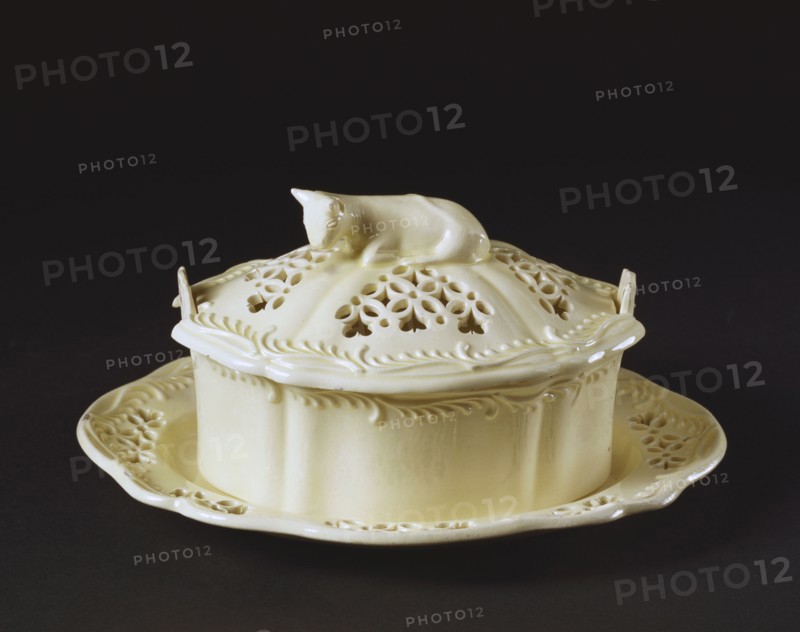 Butter dish, by Leeds. England, late 18th century