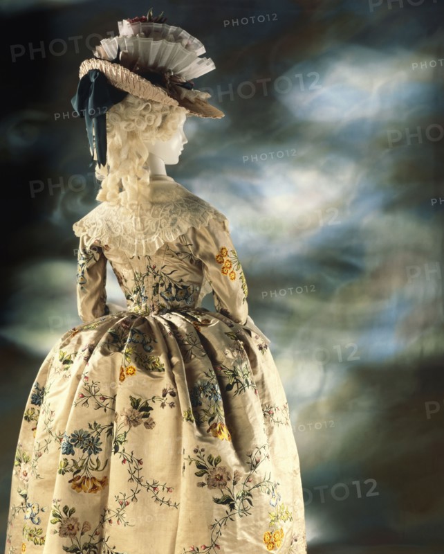 Dress, by Anna Maria Garthwaites. England, late 18th century