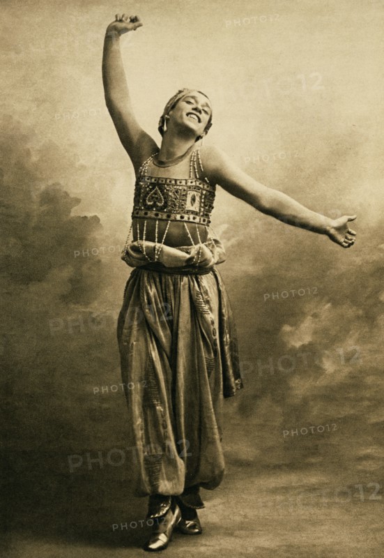 Vaslav Nijinsky as The Golden Slave, photo Emil Otto Hoppé. London, England, 20th century