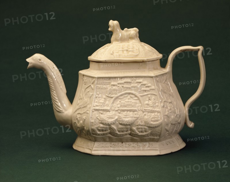 Teapot. Burslem, England, mid-18th century