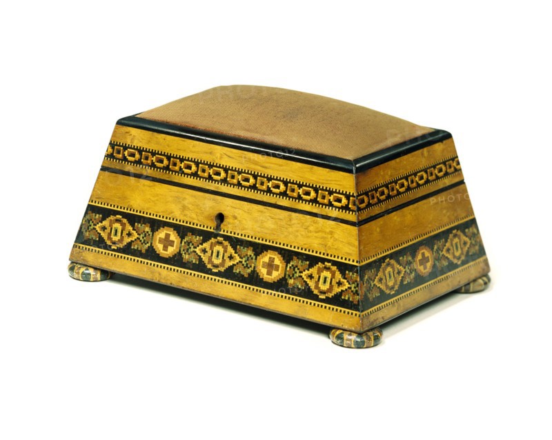 Box, by T. Barton. England, early 19th century