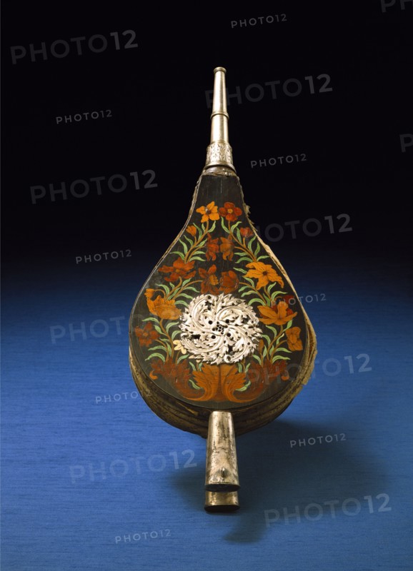 Silver mounted bellows. England, 17th century