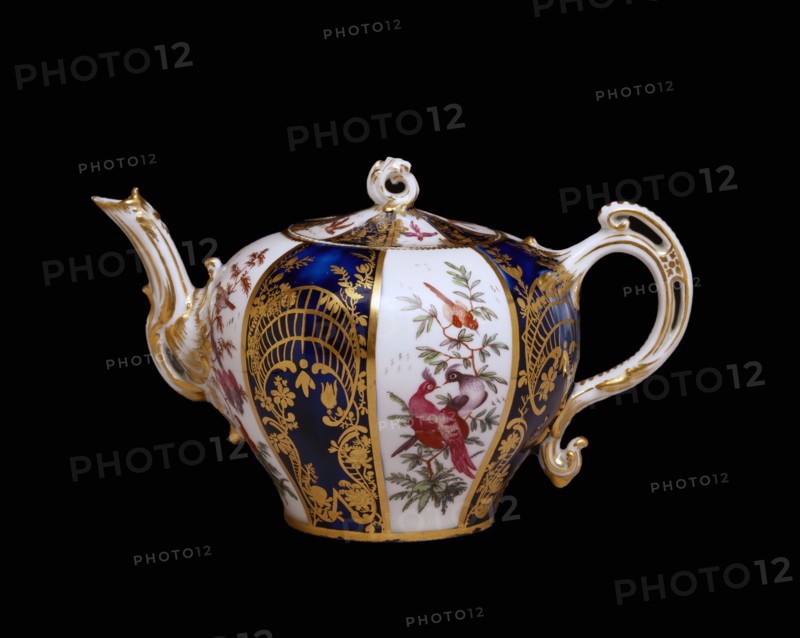 Teapot, by Jeffrey Hamet O'Neale. Chelsea, England, mid-18th century