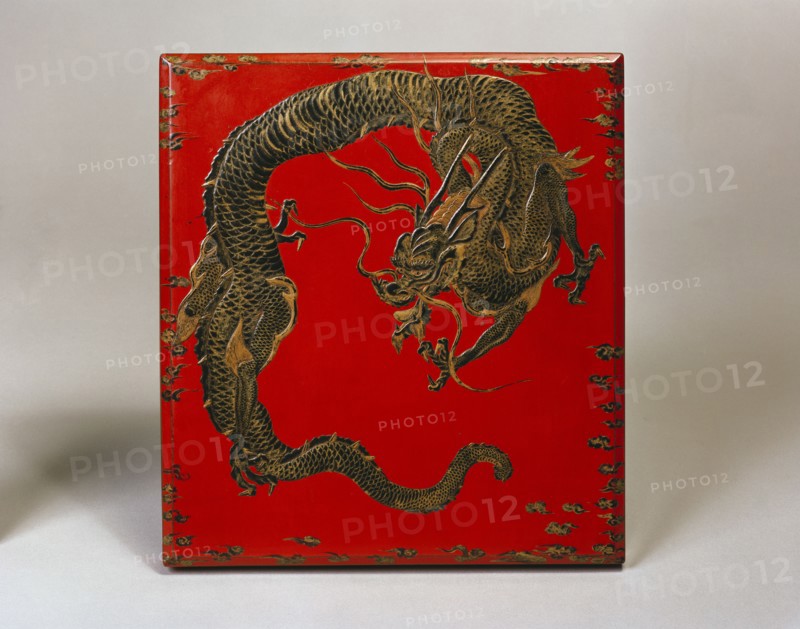 Dragon design on writing box, by Shimidzv Ichidayu Masatomo. Japan, 1626