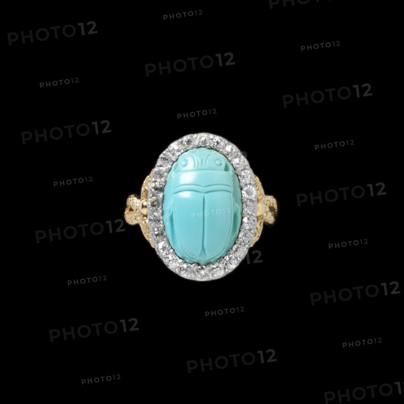 Bague turquoise ornée de diamants taille brillant et d'un scarabée sculpté