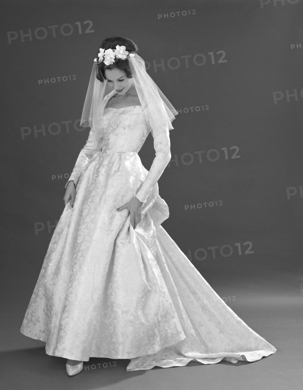 Wedding dress, photo John French. London, UK, 1960s. 
Londres, Victoria & Albert Museum
Londres, Victoria and Albert Museum