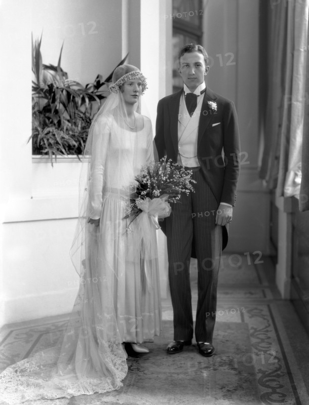 Mr and Mrs Eustace Gervais Tennyson-d'Eyncourt, photo Lafayette Portrait Studio. Westminster, England, 1926. 
Londres, Victoria & Albert Museum
Londres, Victoria and Albert Museum