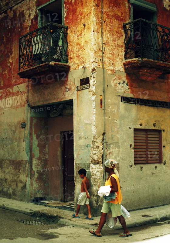 La Havane, à Cuba, Scène du quotidien dans une rue de la vieille ville