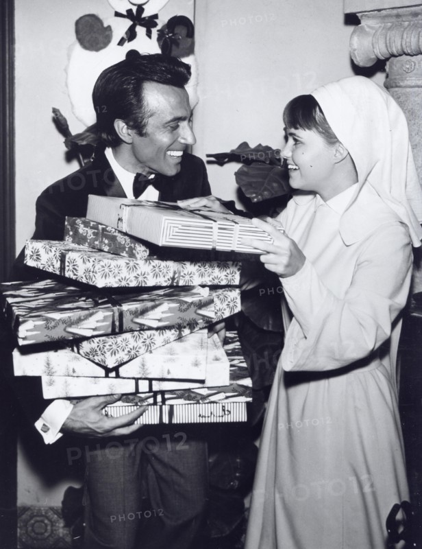 Entertainment News - April 3, 1959