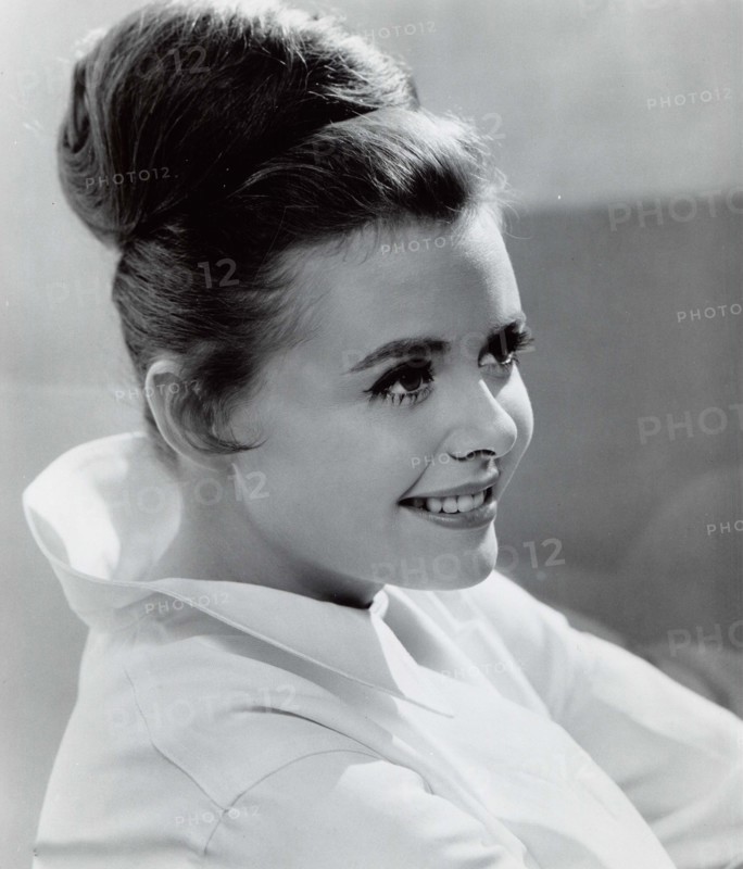Entertainment News - May 10, 1963