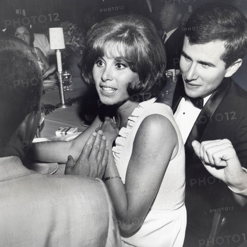 Entertainment News - Feb. 7, 1964