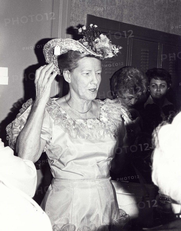 Entertainment News - May 11, 1975