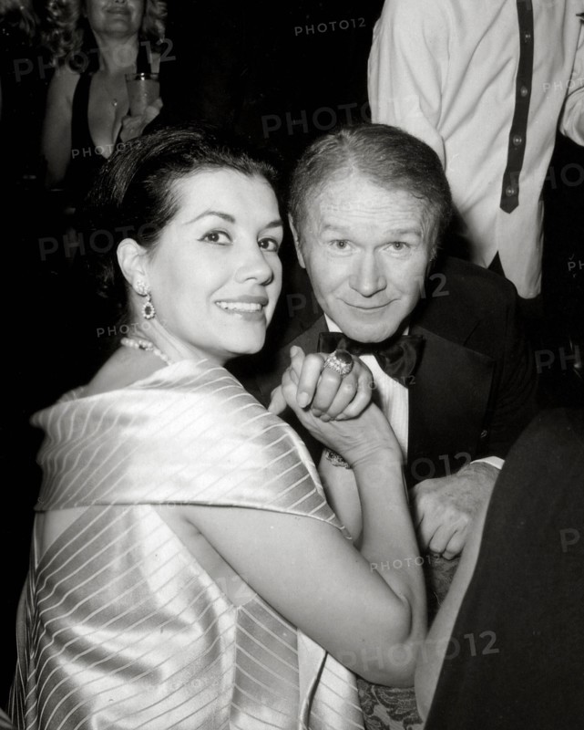 Red Buttons And Wife Alicia