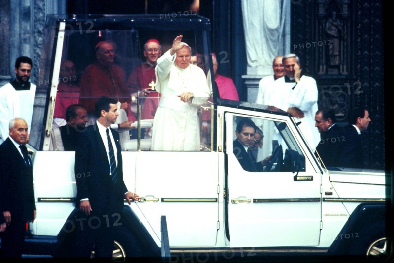 Pope Retro 2