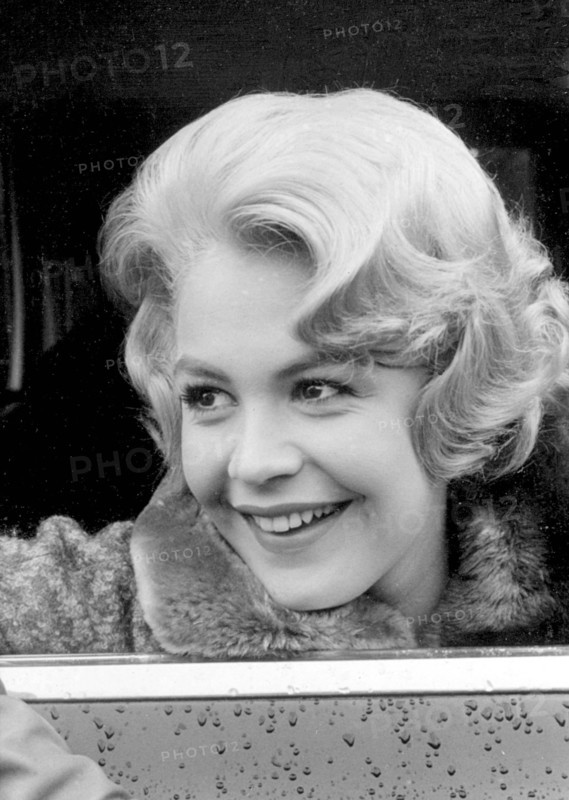 Sandra Dee Sw