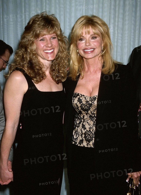 Feb. 22, 2002 - K24201EG: LIZA MINNELLI AND DAVID GUEST ENGAGEMENT PARTY.MONDRIAN HOTEL, WEST HOLLYWOOD, CA 02/21/2002.LONI ANDERSON AND  DAUGTHTER. ED GELLE/   2002(Credit Image: © Globe Photos/ZUMAPRESS.com)