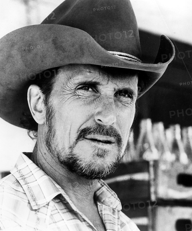 Jan. 1, 2011 - ROBERT DUVALL IN A SCENE FROM ''TENDER MERCIES''..1983.(Credit Image: © Globe Photos/ZUMAPRESS.com)