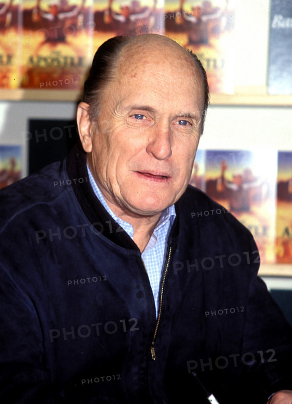 Jan. 1, 2011 - K11326WW            SD0210.ROBERT DUVALL SIGNS HIS NEW BOOK ''THE APOSTLE'' AT BARNES AND NOBLE IN NEW YORK CITY. WALTER WEISSMAN/   1998(Credit Image: © Globe Photos/ZUMAPRESS.com)