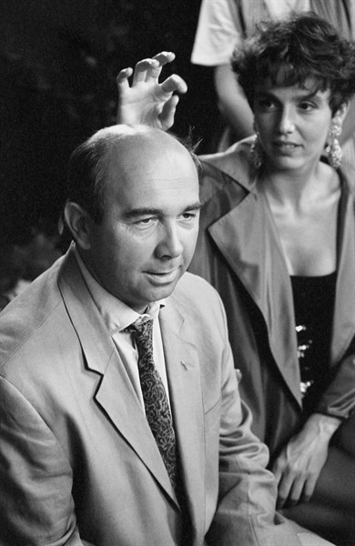 Gérard Jugnot and Philippine Leroy-Beaulieu, 1991