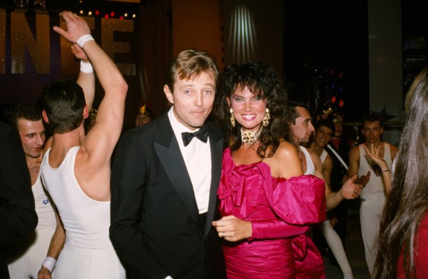Chris Mitchum et Caroline Munro