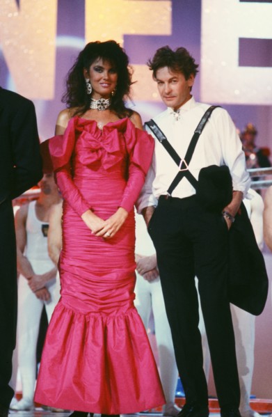 Caroline Munro et Helmut Berger