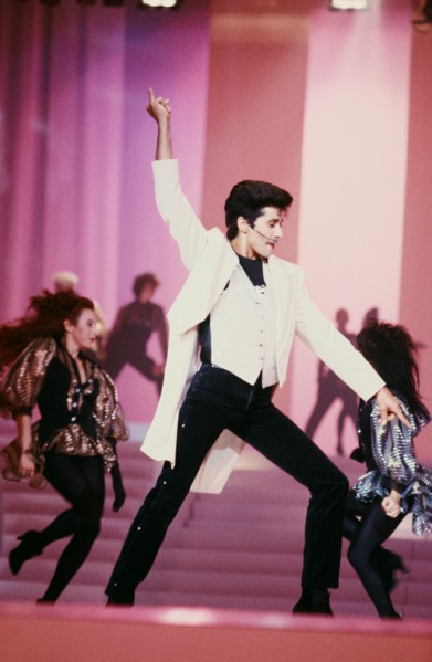 Jean-Luc Lahaye and the dancers of the Rheda ballets