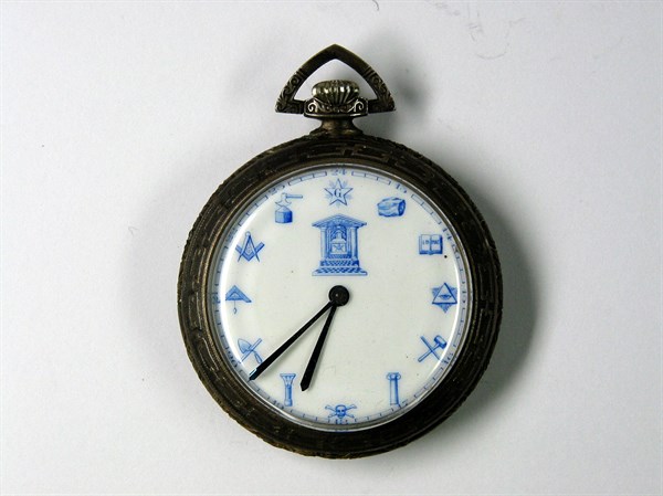 Pécou, Enamelled Comtoise clock face with Masonic motifs.