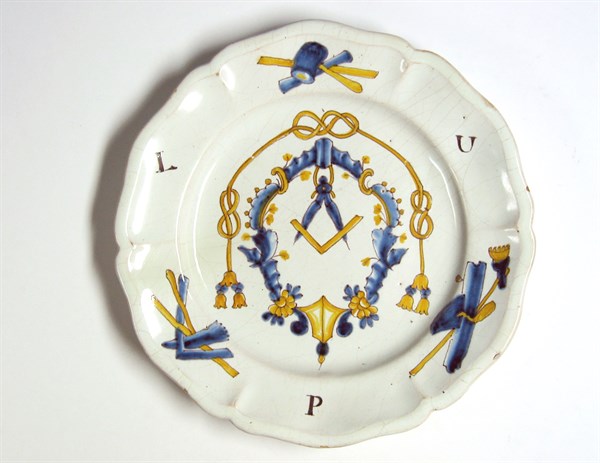 Faience plate.