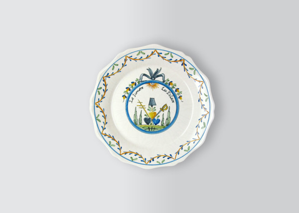 Talking faience plate.