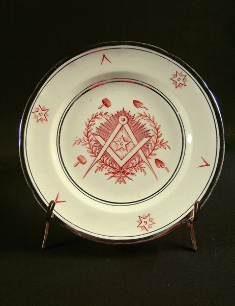 Fine faience saucer.