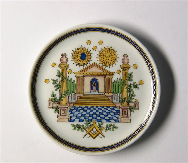 Porcelain dish.