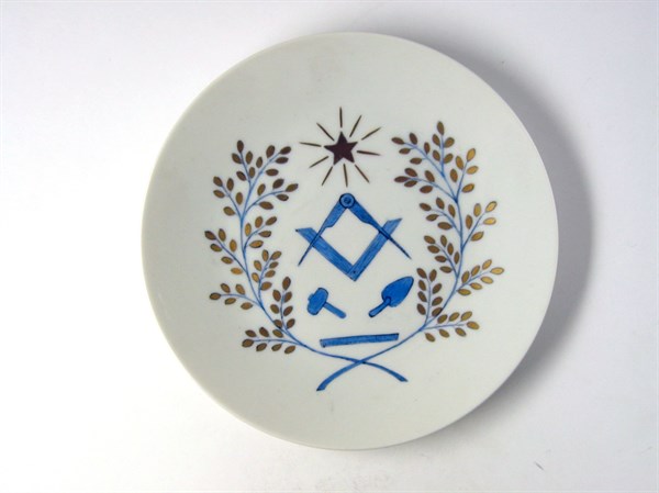 Porcelain plate.