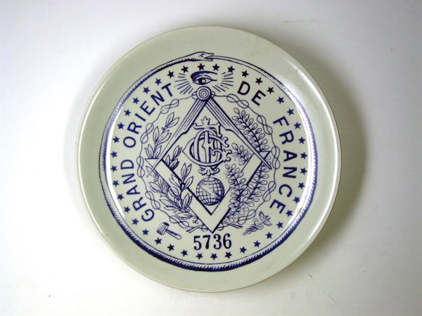 Porcelain plate.