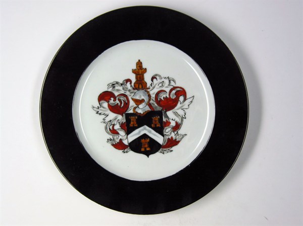 Assiette en porcelaine.