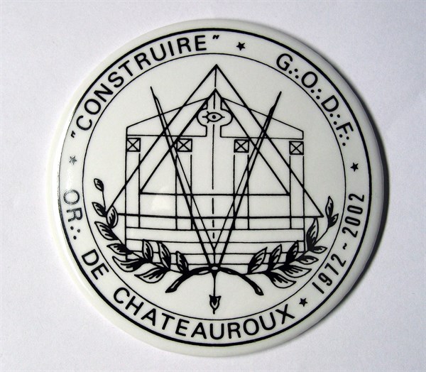 Jeton en porcelaine à décors maçonniques